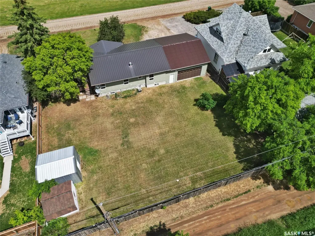 1037 Oxford Street E Moose Jaw SK S6H 7L4