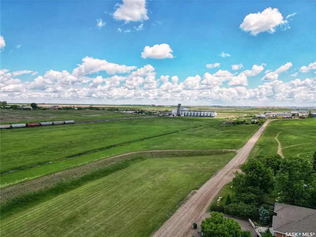 1037 Oxford Street E Moose Jaw SK S6H 7L4