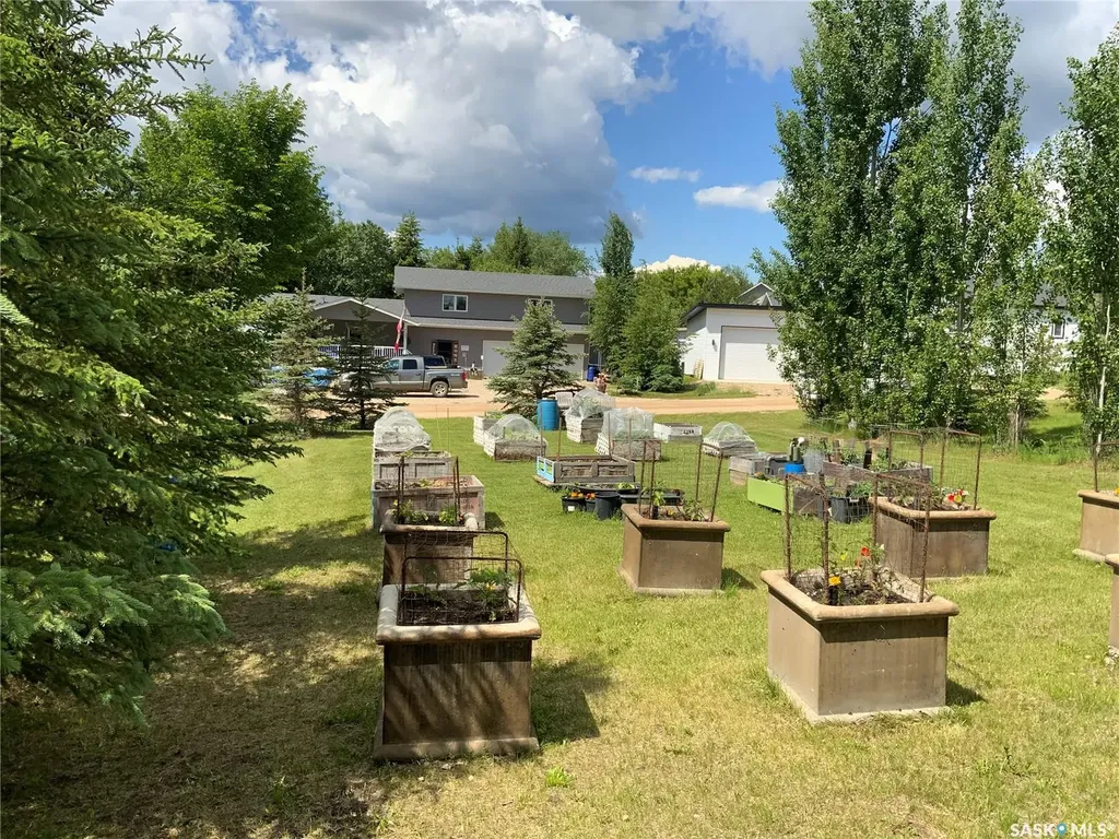 305 Venture Road Pebble Baye SK S0J 2G0