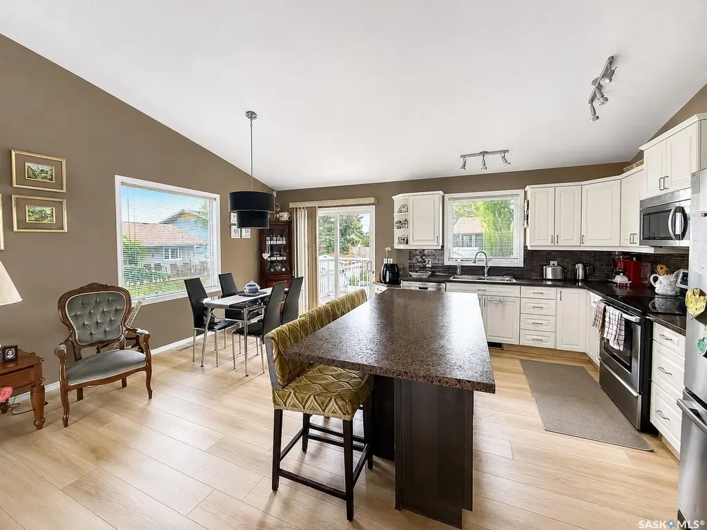 192 Janet Drive Battleford SK S0M 1X0