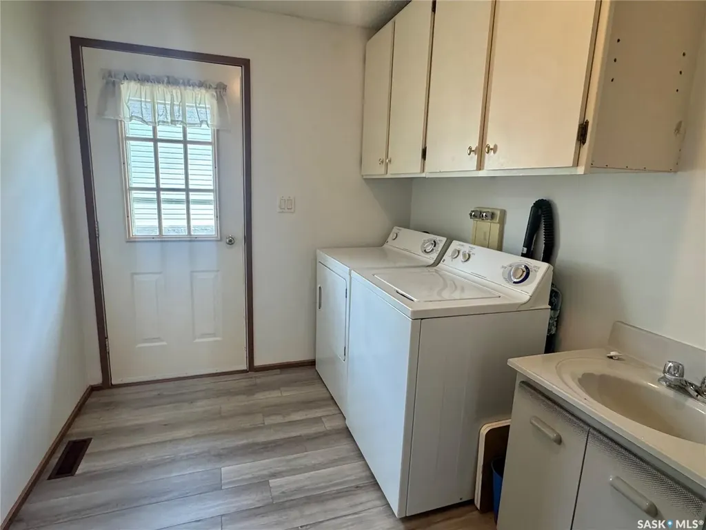 1504 Studer Street La Ronge SK S0J 1L0