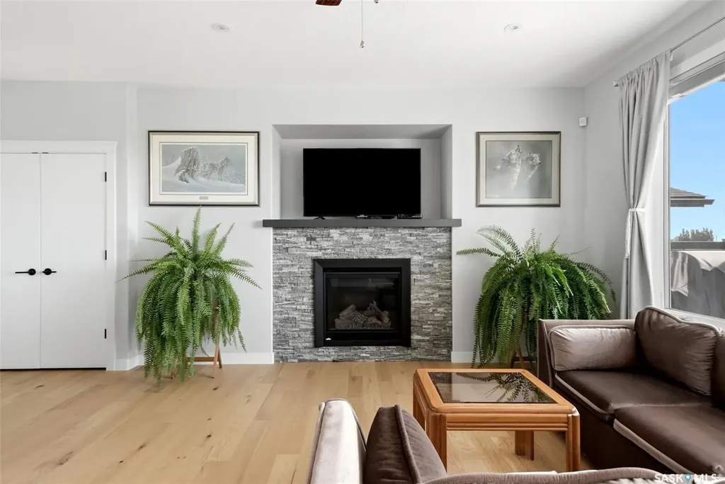 408 Hillside Drive Pilot Butte SK S0G 3Z0