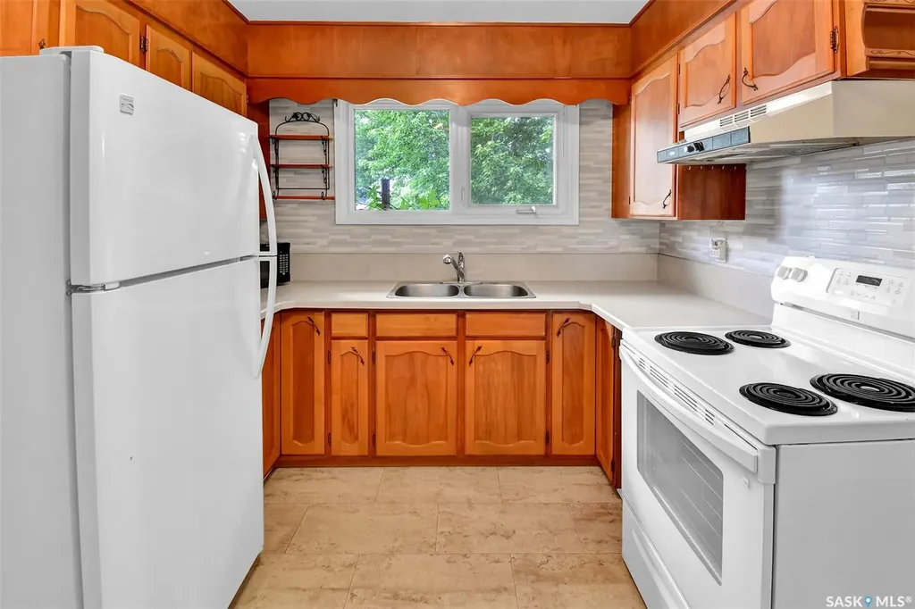 1882 Easthill Saskatoon SK S7J 3C3