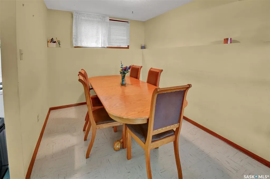 1882 Easthill Saskatoon SK S7J 3C3