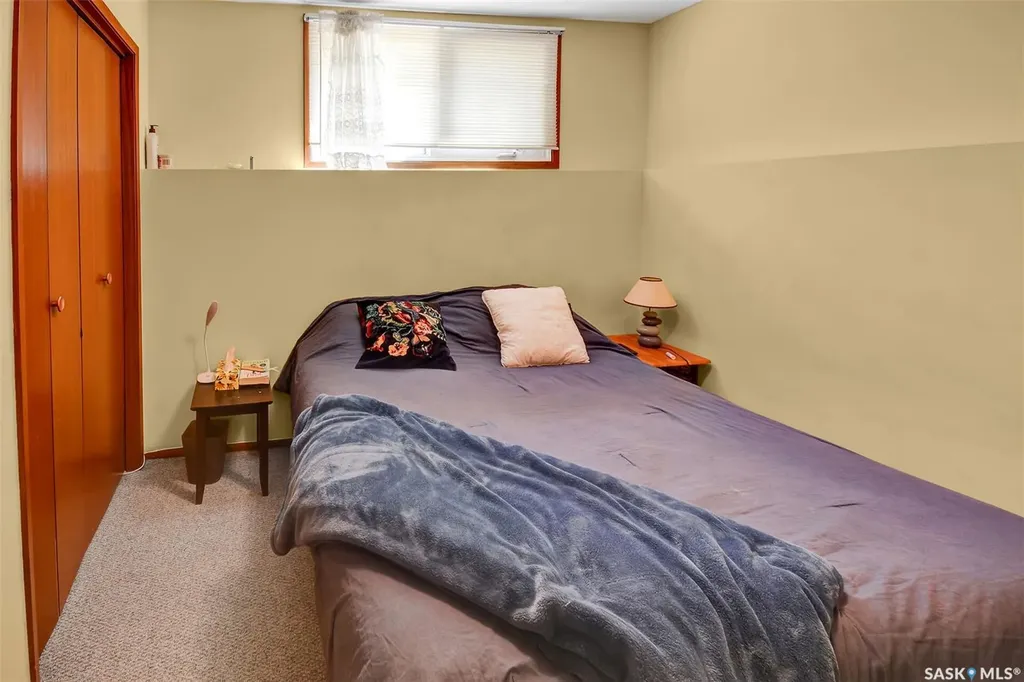1882 Easthill Saskatoon SK S7J 3C3