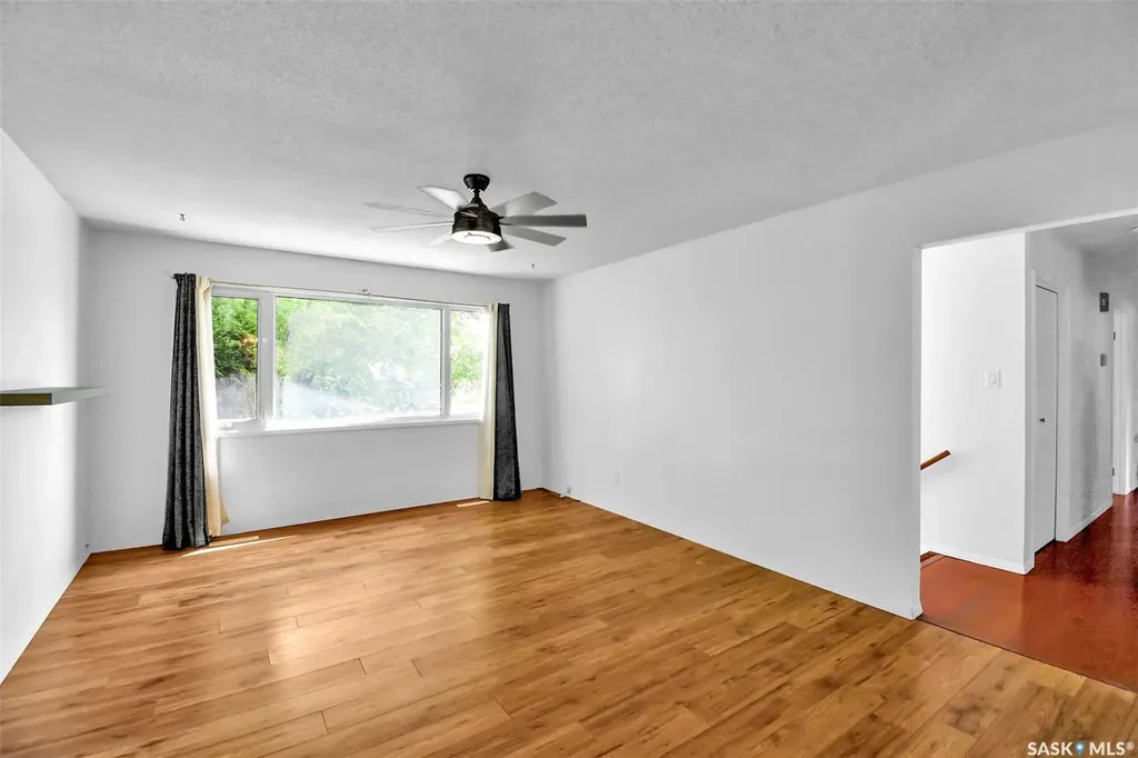 1882 Easthill Saskatoon SK S7J 3C3