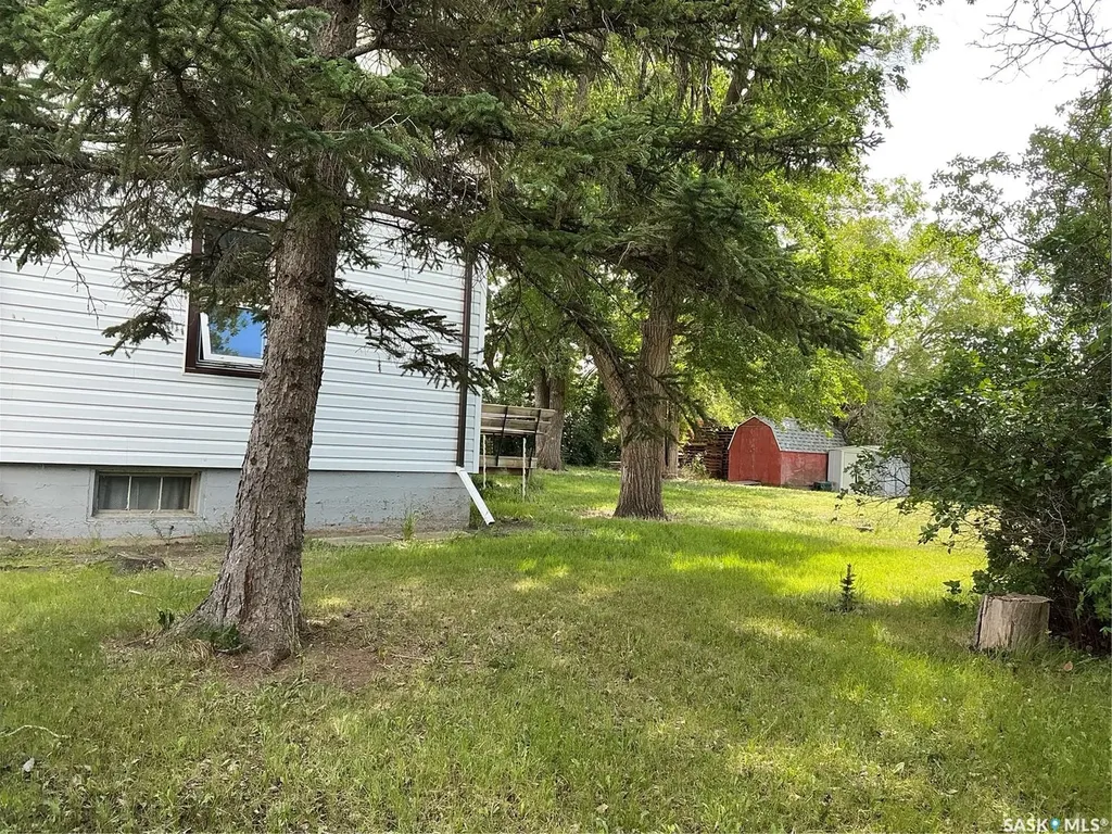 325 Centre Street Coronach SK S0H 0Z0