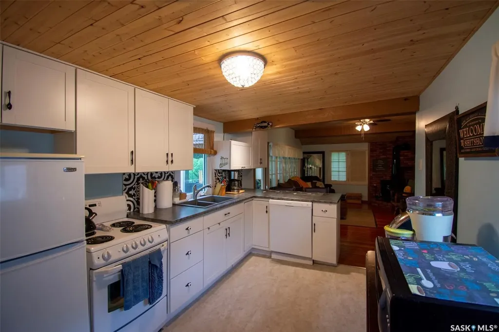 106 Nicoll Avenue Regina Beach SK S0G 4C0
