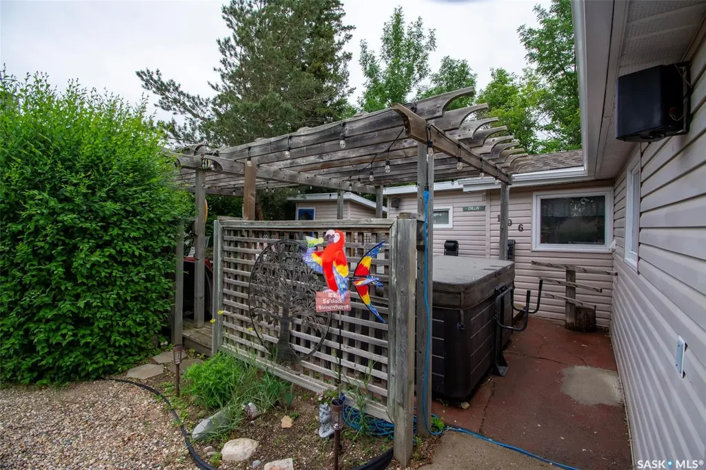106 Nicoll Avenue Regina Beach SK S0G 4C0