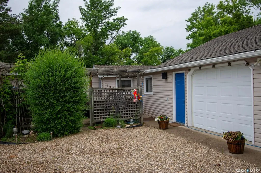 106 Nicoll Avenue Regina Beach SK S0G 4C0