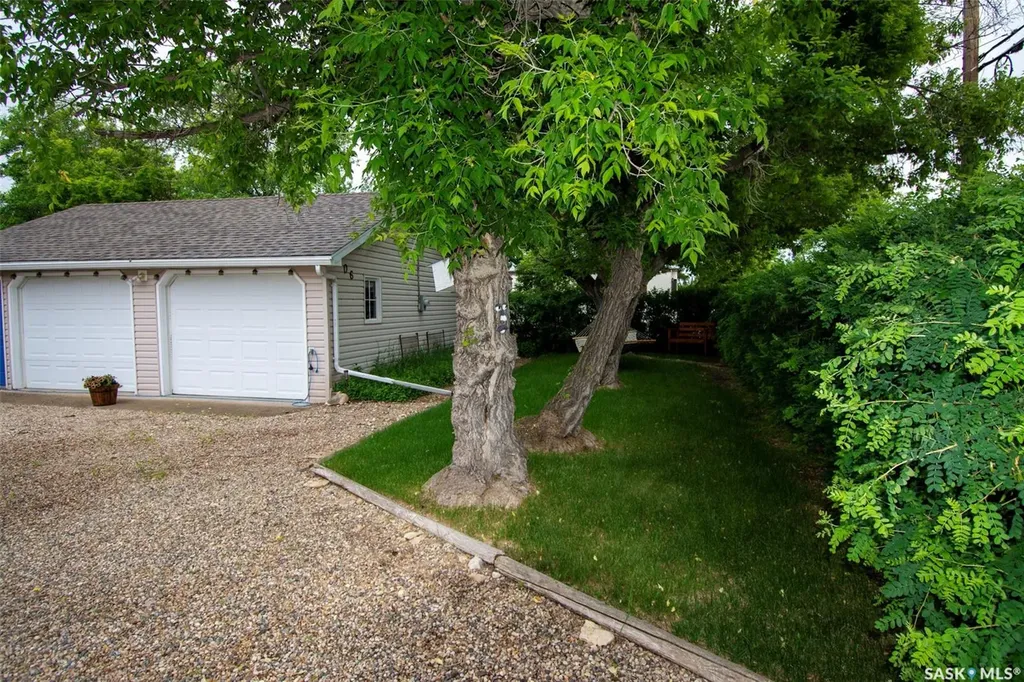 106 Nicoll Avenue Regina Beach SK S0G 4C0