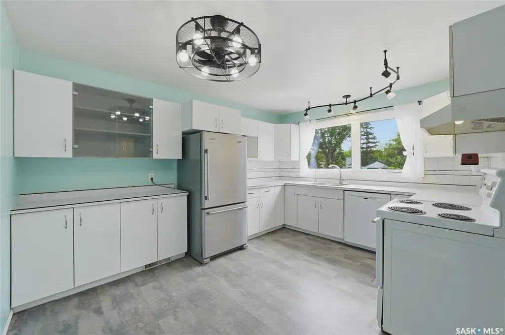 3009A 33rd Street W Saskatoon SK S7L 0X8