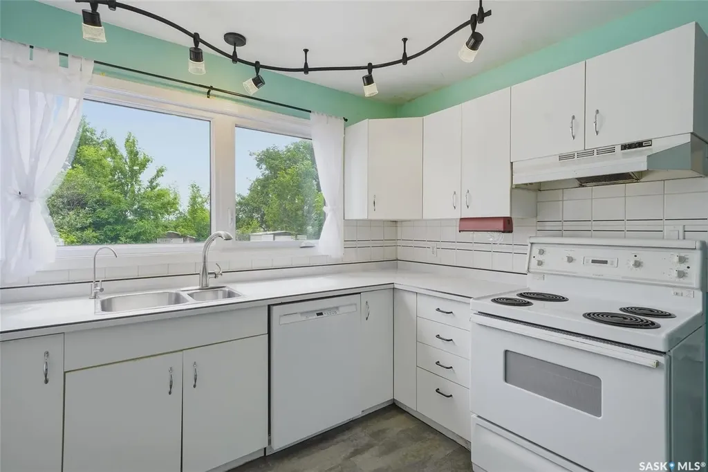 3009A 33rd Street W Saskatoon SK S7L 0X8