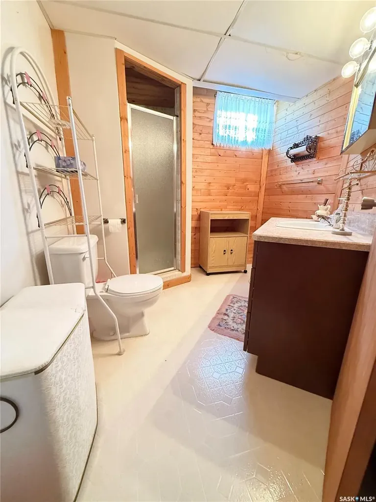 722 Washington Drive Weyburn SK S4H 3C8