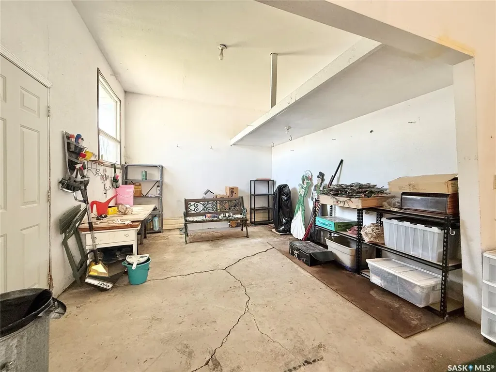 722 Washington Drive Weyburn SK S4H 3C8