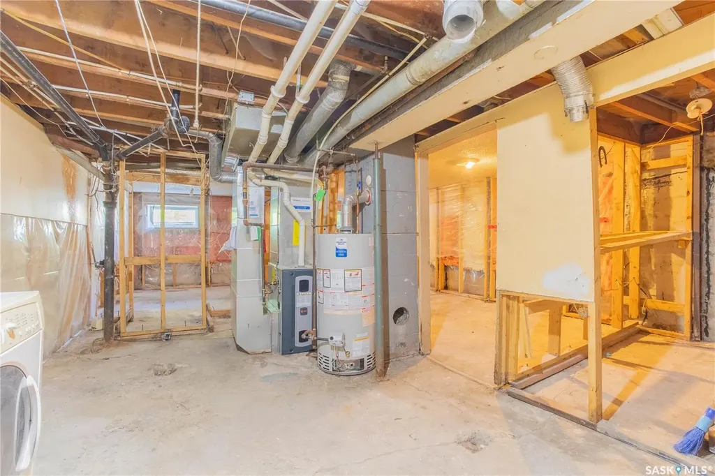 1175 Queen Street Regina SK S4T 4B3