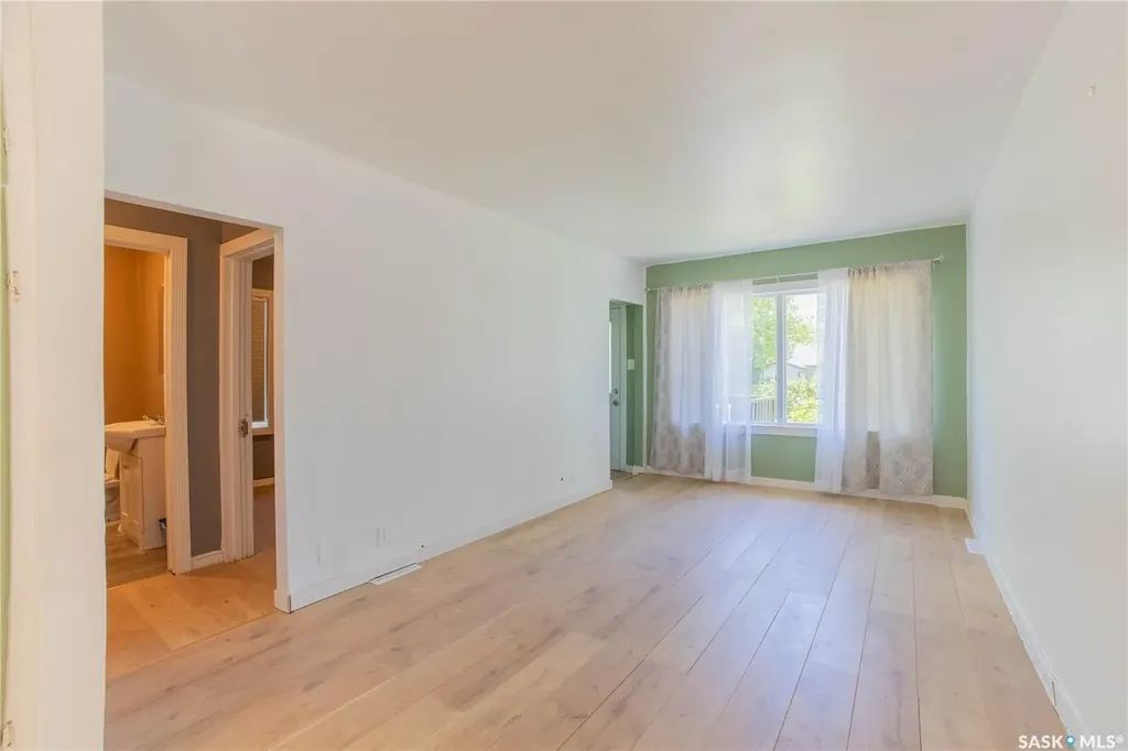 1175 Queen Street Regina SK S4T 4B3