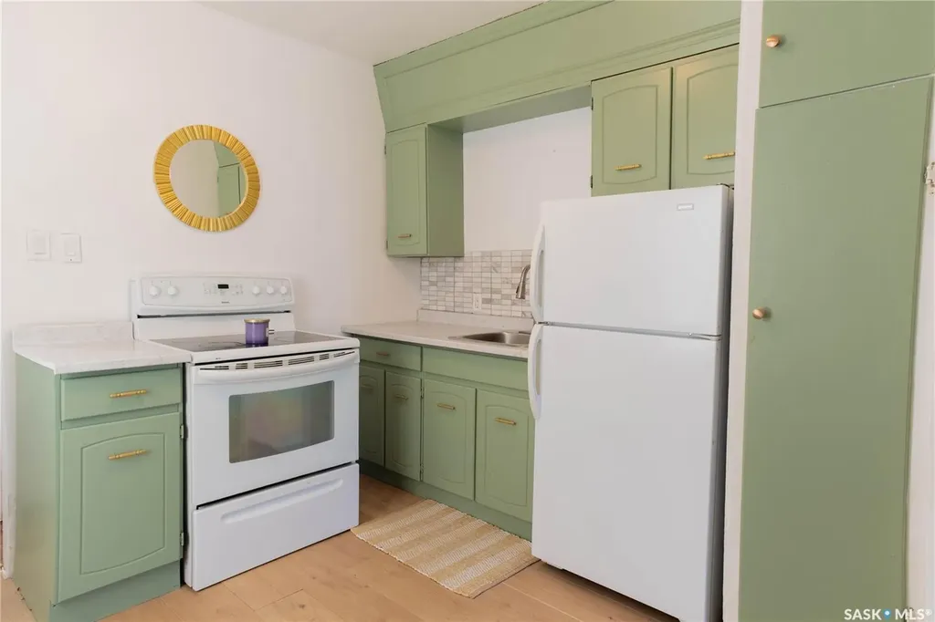 1175 Queen Street Regina SK S4T 4B3