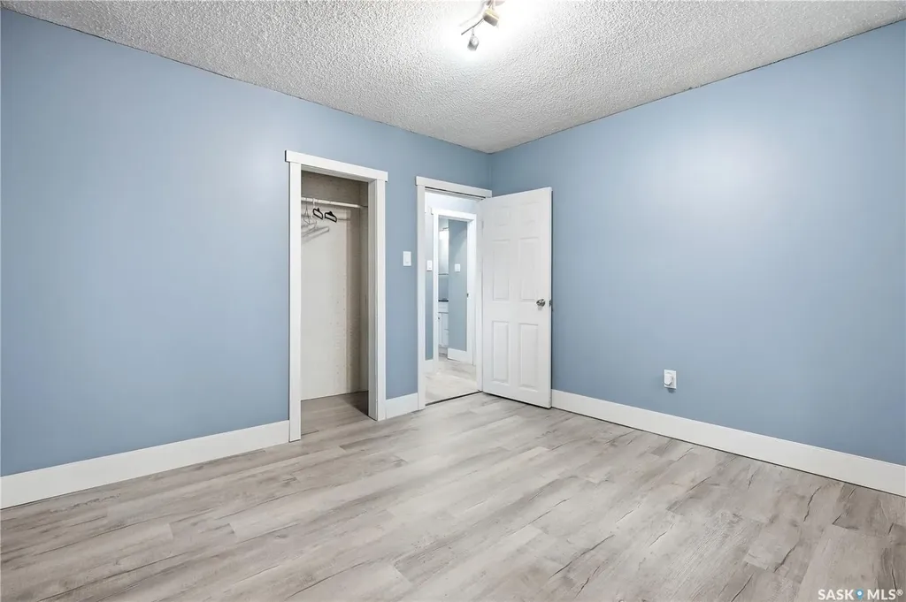 818 Grandview Street W Moose Jaw SK S6H 5L8
