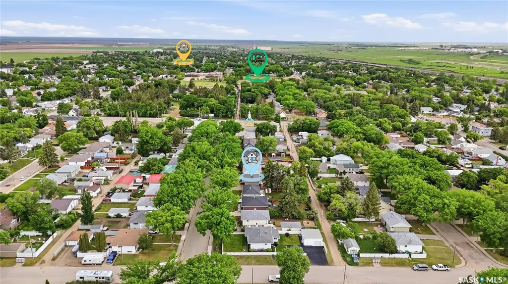 818 Grandview Street W Moose Jaw SK S6H 5L8