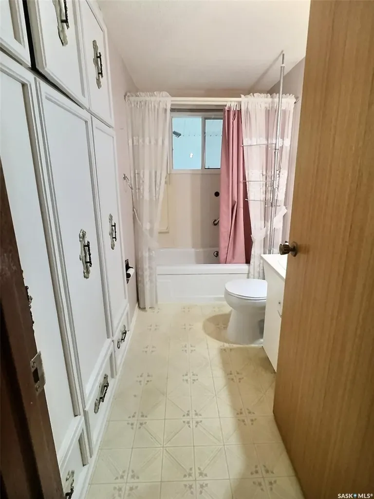 609 Henry Street Estevan SK S4A 2B7