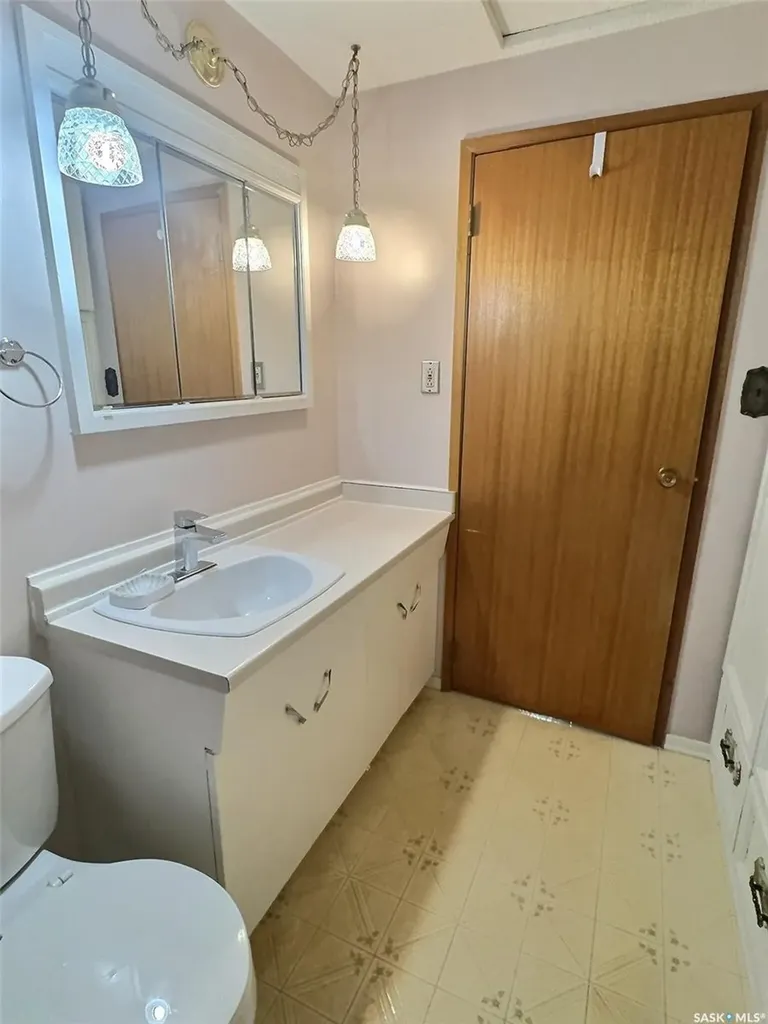 609 Henry Street Estevan SK S4A 2B7