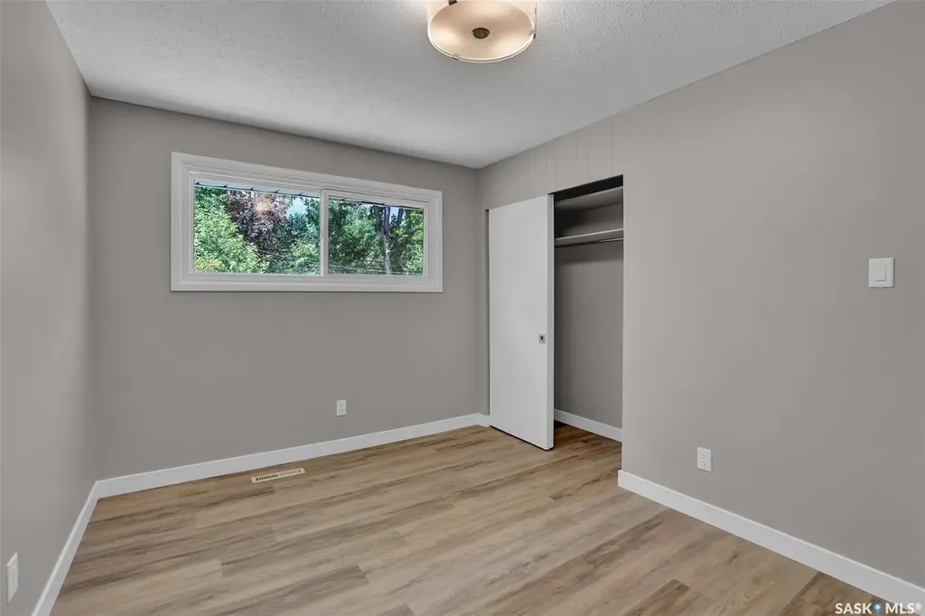 12 Birchwood Road Regina SK S4S 5N2