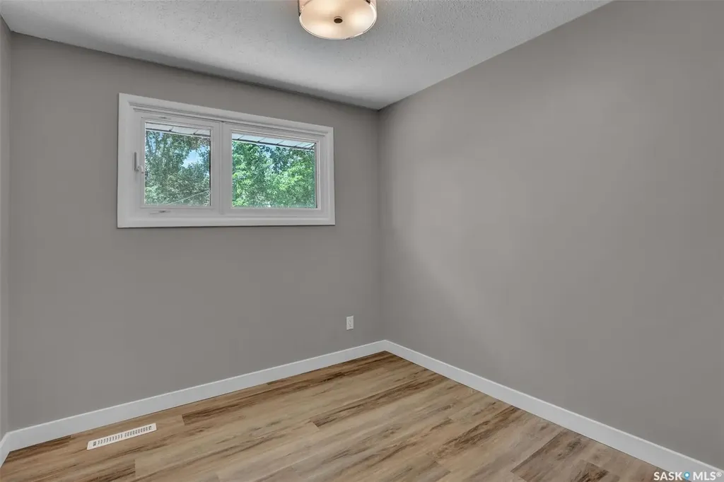 12 Birchwood Road Regina SK S4S 5N2