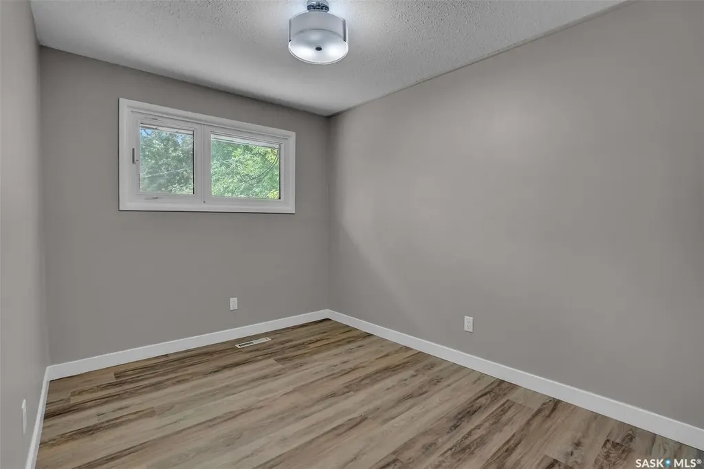 12 Birchwood Road Regina SK S4S 5N2