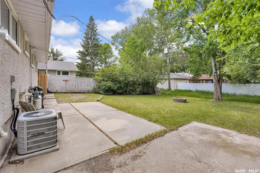12 Birchwood Road Regina SK S4S 5N2