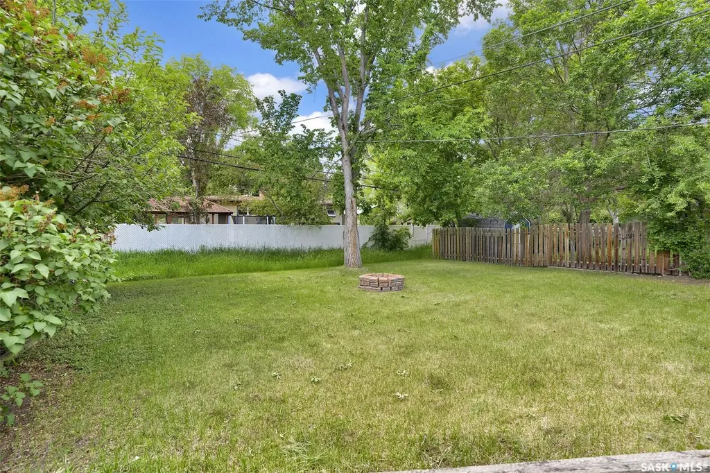 12 Birchwood Road Regina SK S4S 5N2