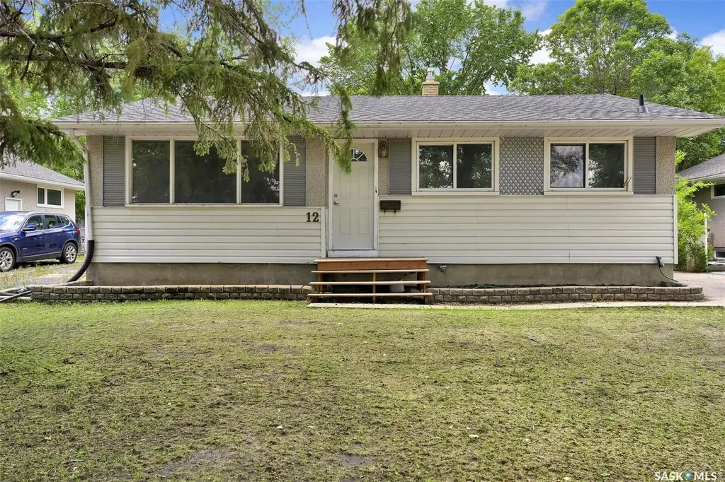 12 Birchwood Road Regina SK S4S 5N2
