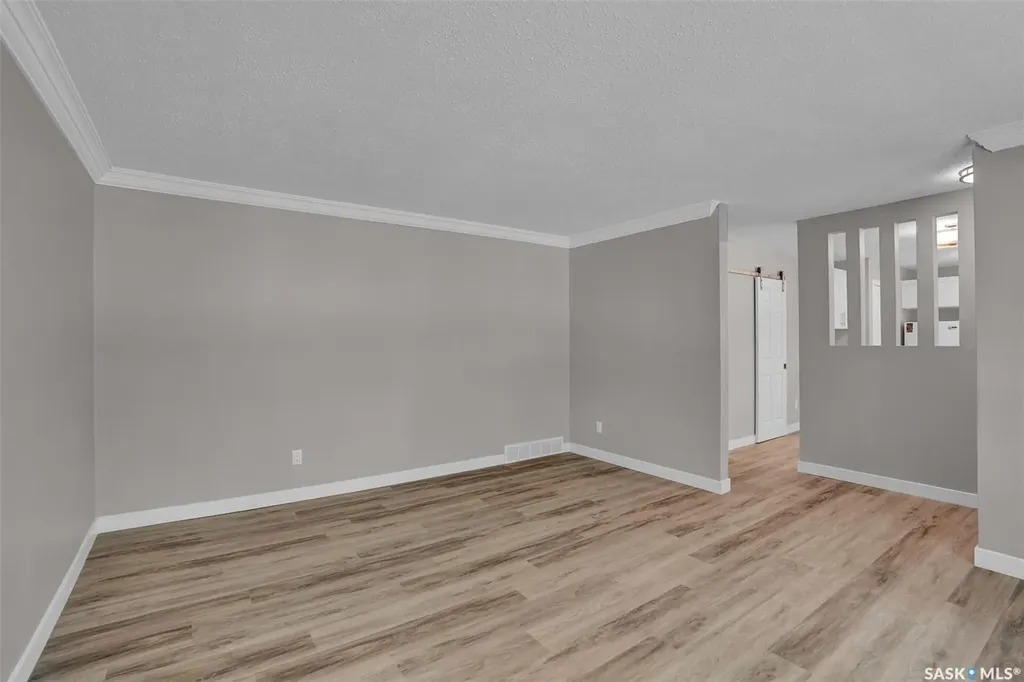 12 Birchwood Road Regina SK S4S 5N2