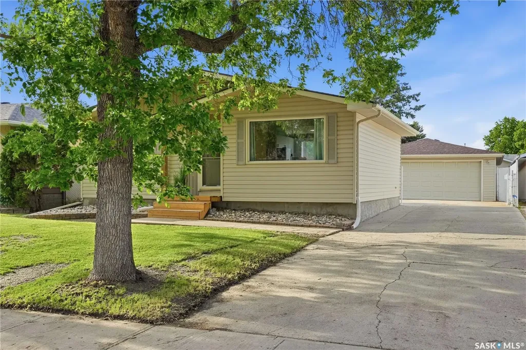30 Straub Crescent Regina SK S4T 6S6