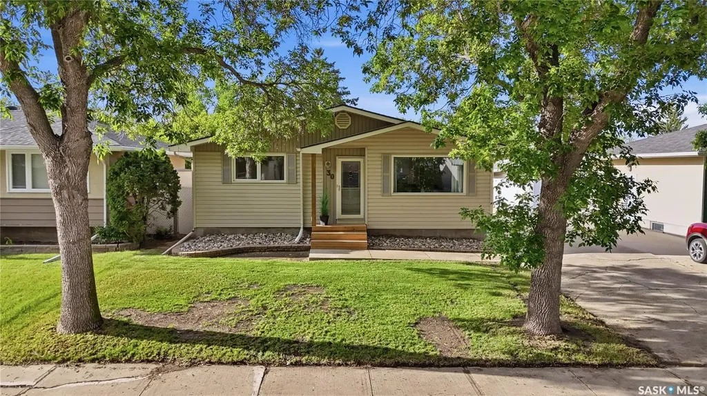 30 Straub Crescent Regina SK S4T 6S6
