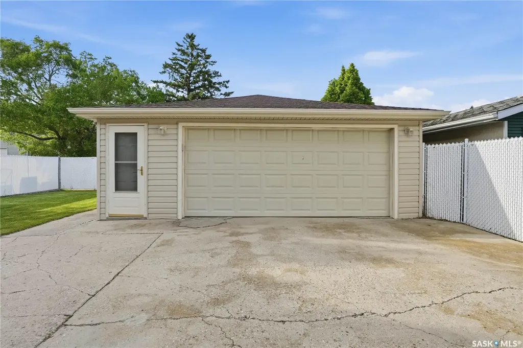 30 Straub Crescent Regina SK S4T 6S6
