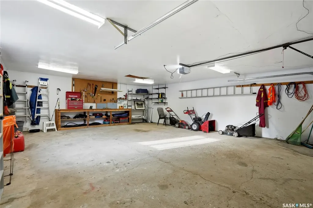 30 Straub Crescent Regina SK S4T 6S6