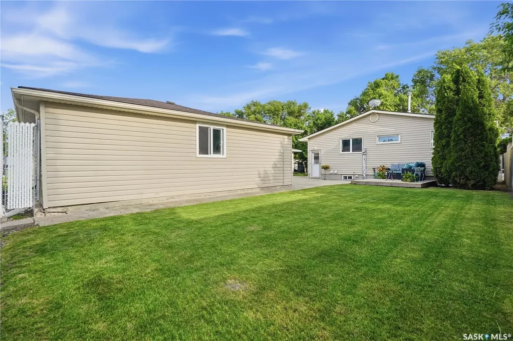 30 Straub Crescent Regina SK S4T 6S6