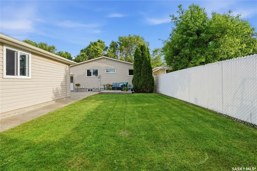 30 Straub Crescent Regina SK S4T 6S6