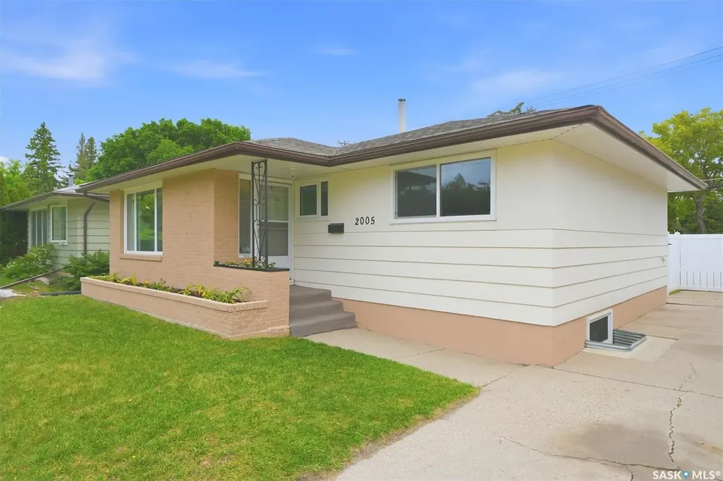 2005 Cumberland Avenue S Saskatoon SK S7J 1Y9