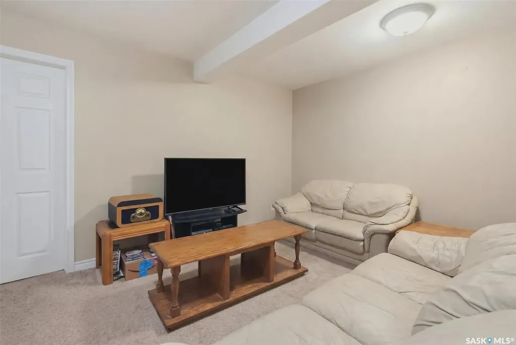 2005 Cumberland Avenue S Saskatoon SK S7J 1Y9