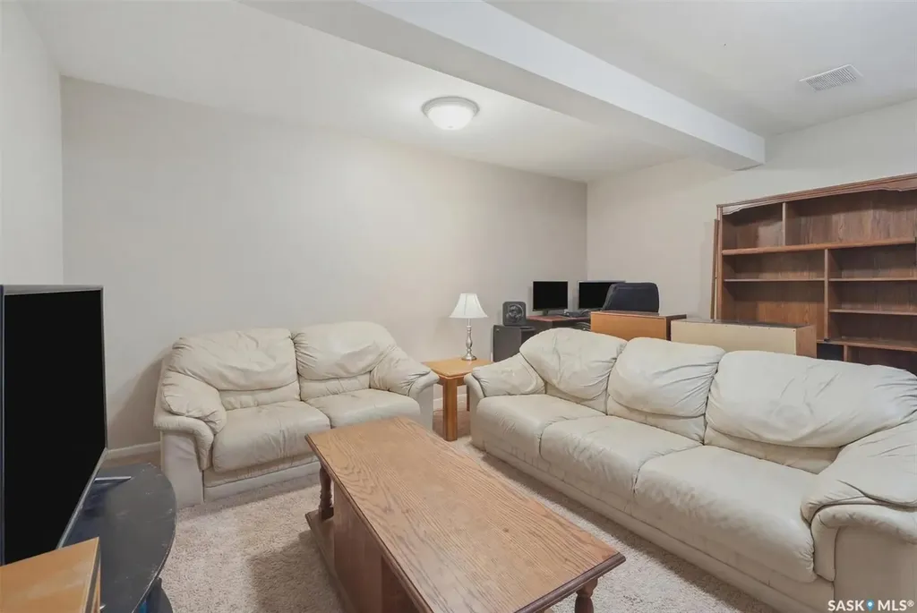 2005 Cumberland Avenue S Saskatoon SK S7J 1Y9