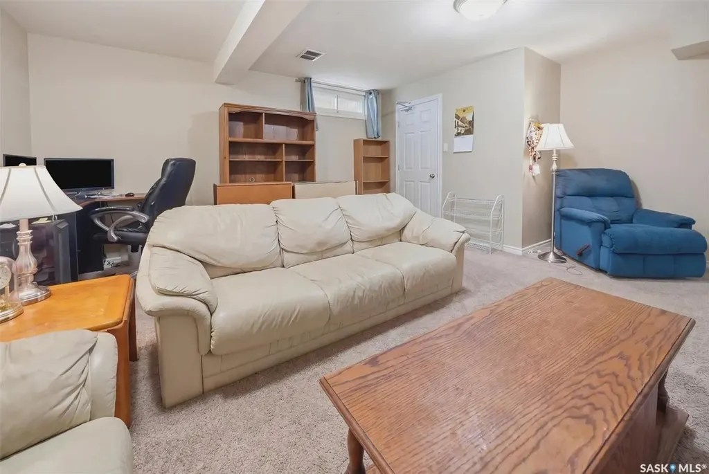 2005 Cumberland Avenue S Saskatoon SK S7J 1Y9