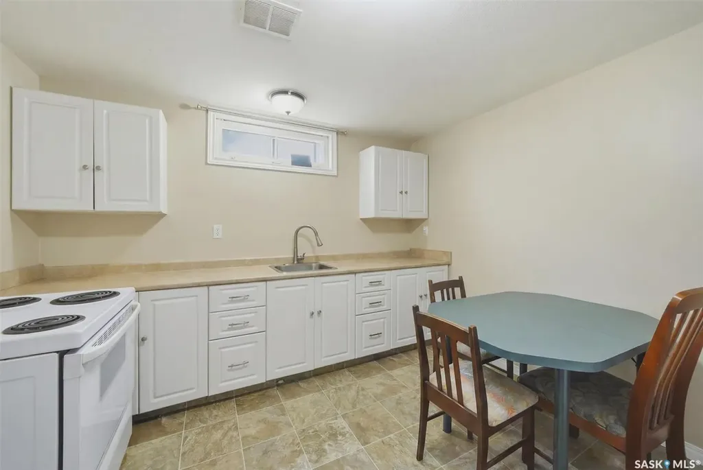2005 Cumberland Avenue S Saskatoon SK S7J 1Y9
