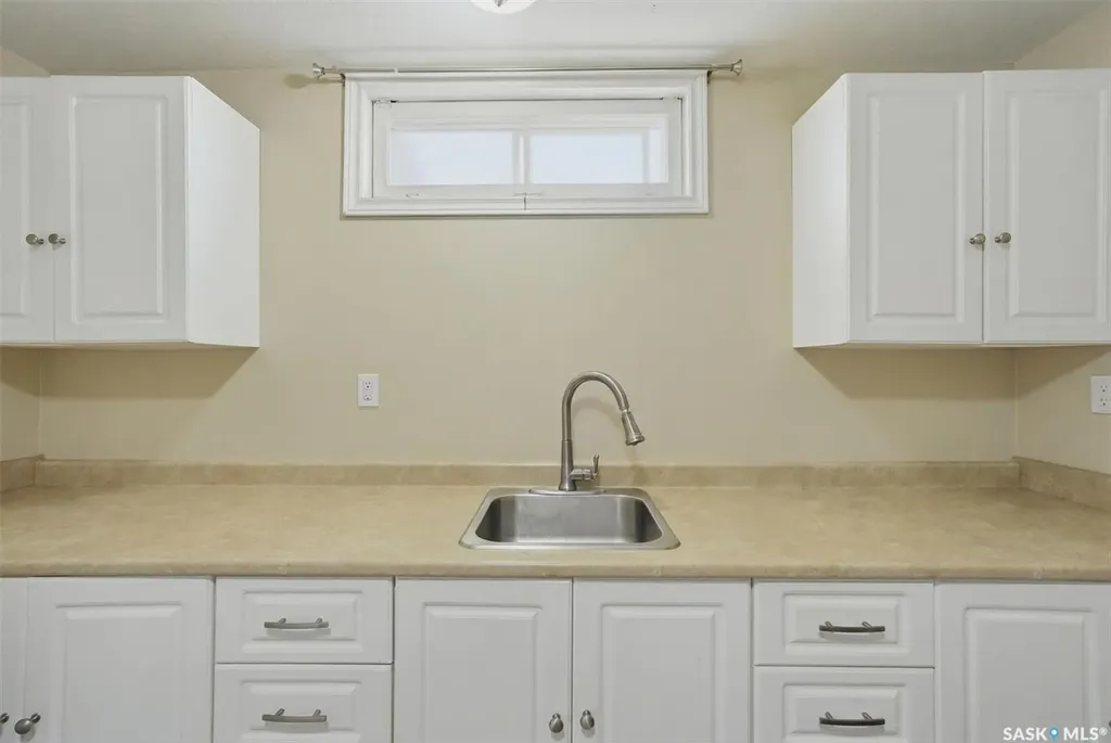 2005 Cumberland Avenue S Saskatoon SK S7J 1Y9