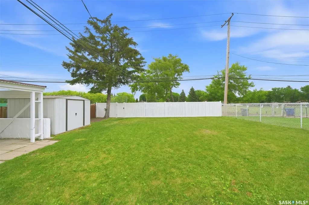 2005 Cumberland Avenue S Saskatoon SK S7J 1Y9