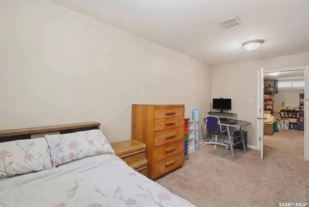 2005 Cumberland Avenue S Saskatoon SK S7J 1Y9