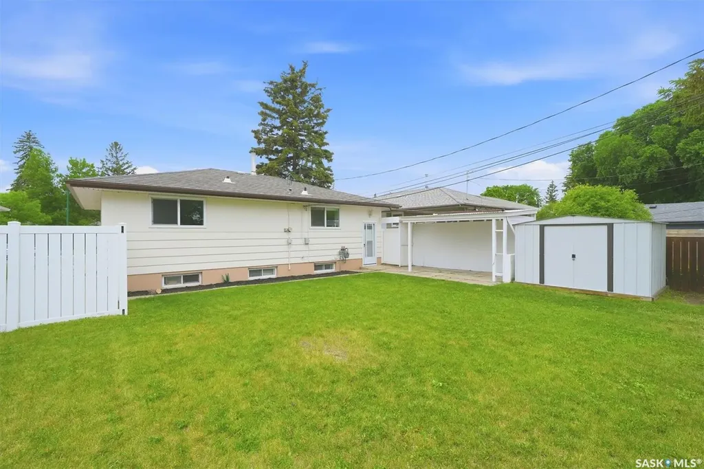 2005 Cumberland Avenue S Saskatoon SK S7J 1Y9