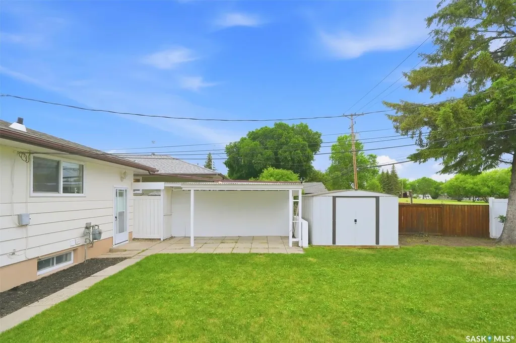 2005 Cumberland Avenue S Saskatoon SK S7J 1Y9