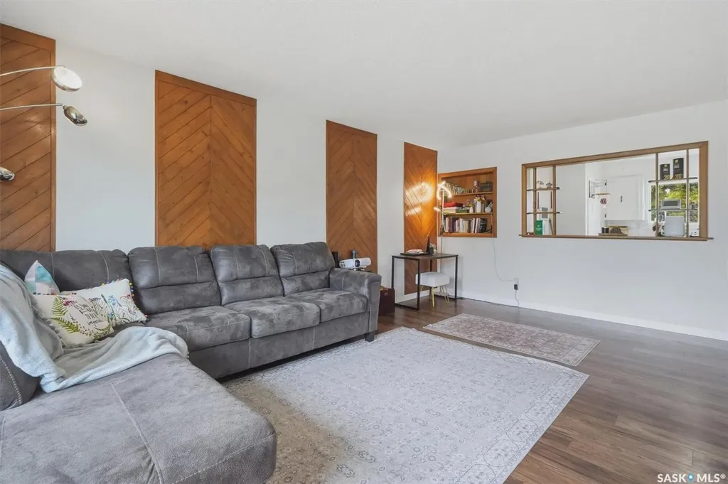 2005 Cumberland Avenue S Saskatoon SK S7J 1Y9